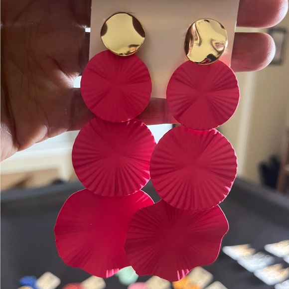 Poppin’ Hot Pink Dangle Earrings - Picture 4 of 5